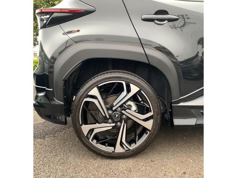 YARIS CROSS