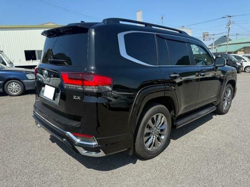 LAND CRUISER