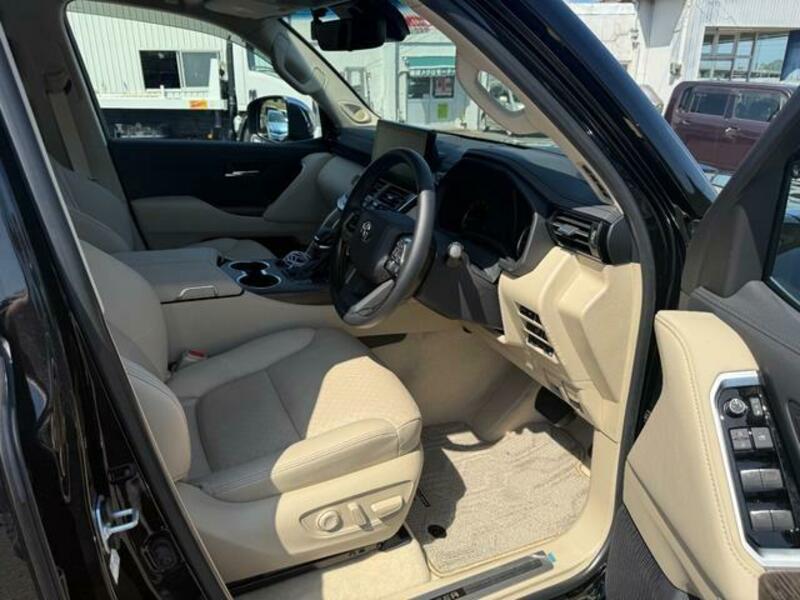 LAND CRUISER