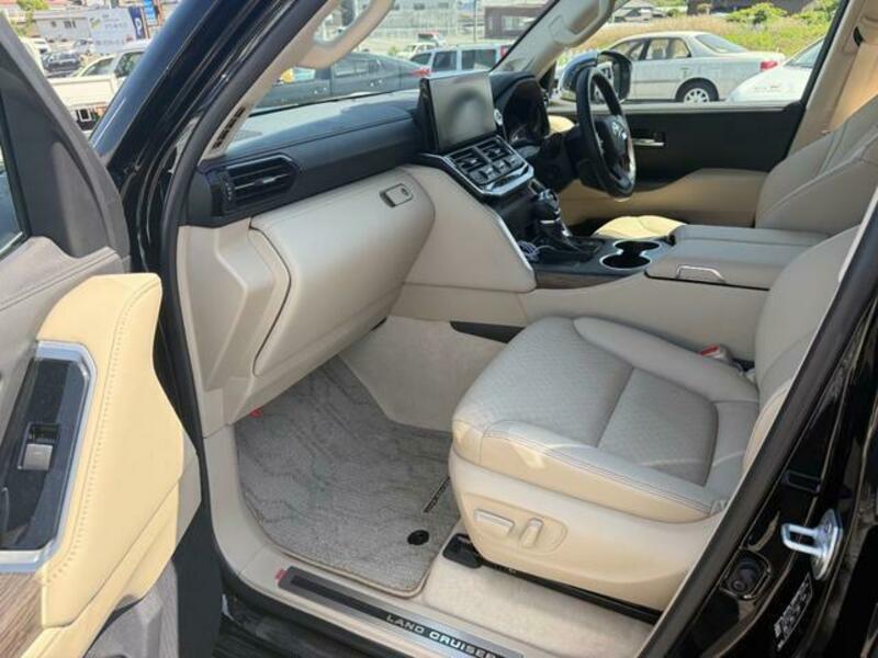 LAND CRUISER