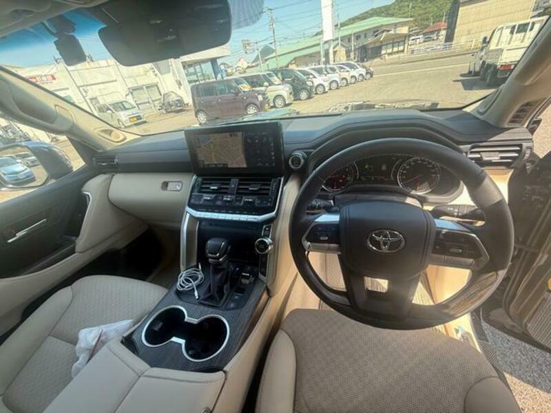 LAND CRUISER
