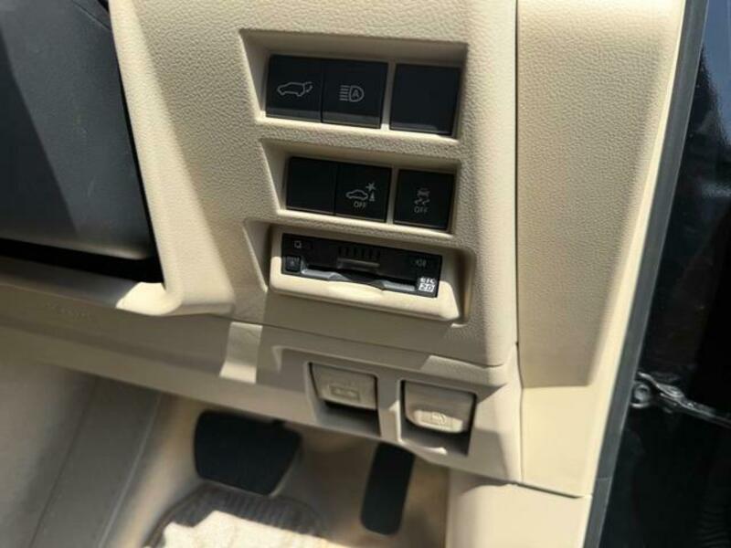 LAND CRUISER