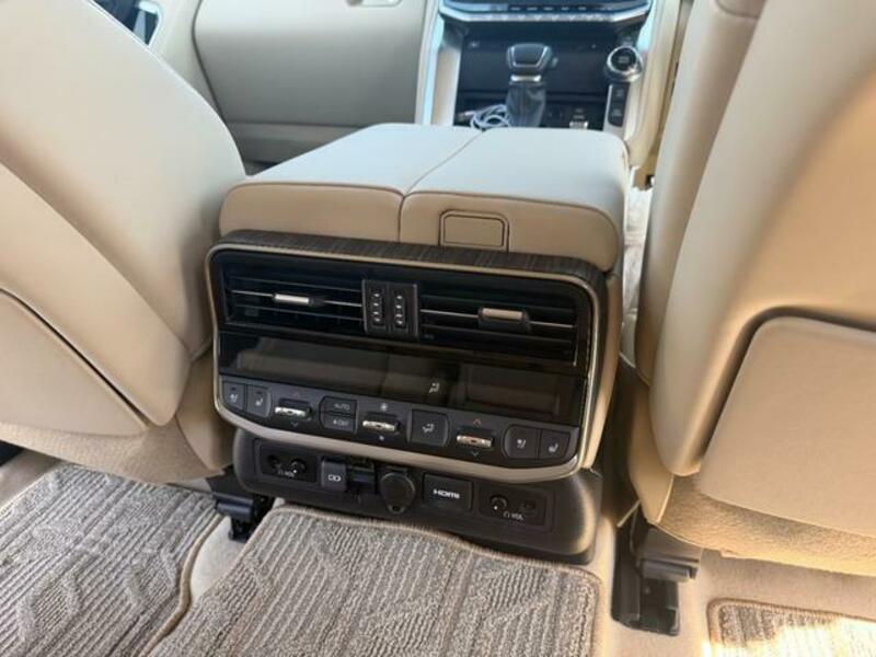 LAND CRUISER