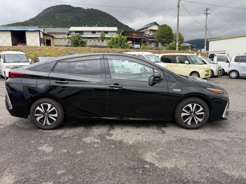 PRIUS PHV