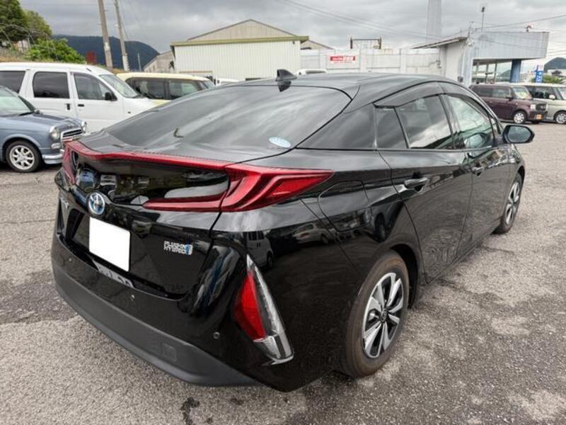 PRIUS PHV