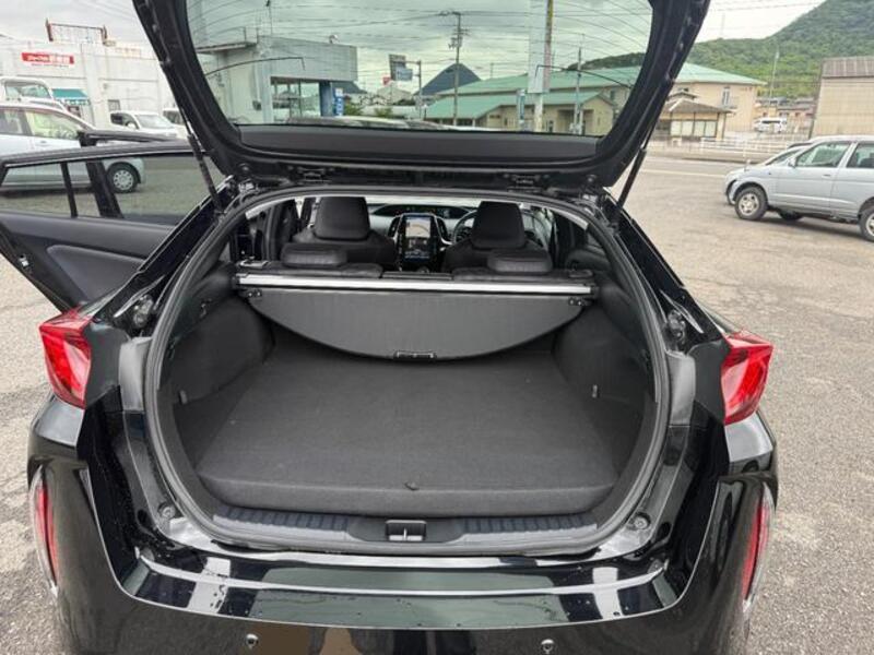 PRIUS PHV