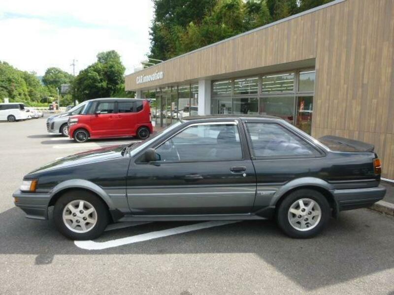 COROLLA LEVIN