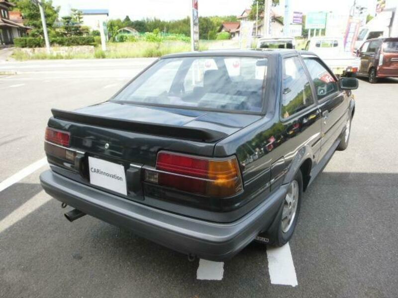COROLLA LEVIN