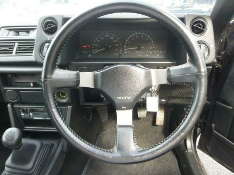 COROLLA LEVIN