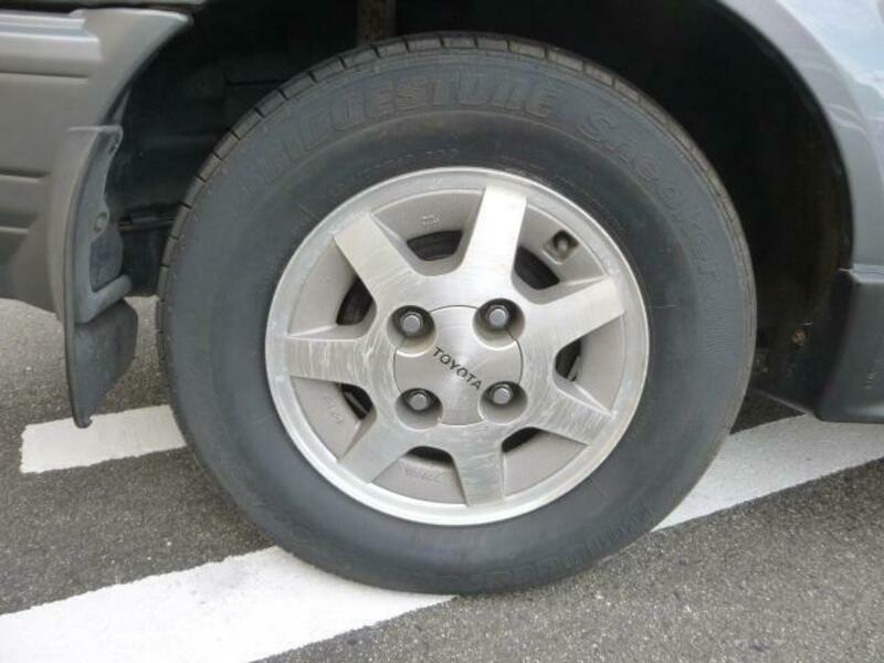 COROLLA LEVIN
