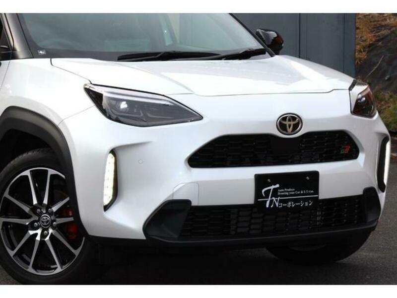 YARIS CROSS