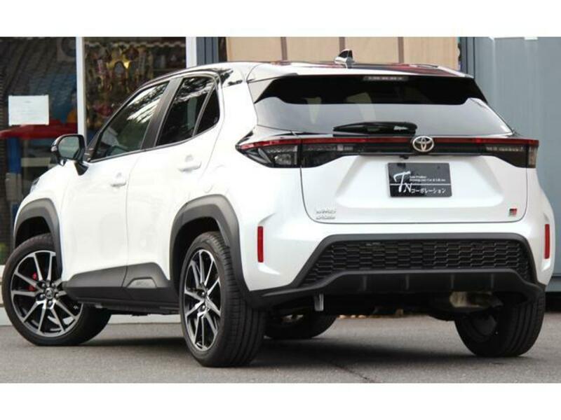 YARIS CROSS