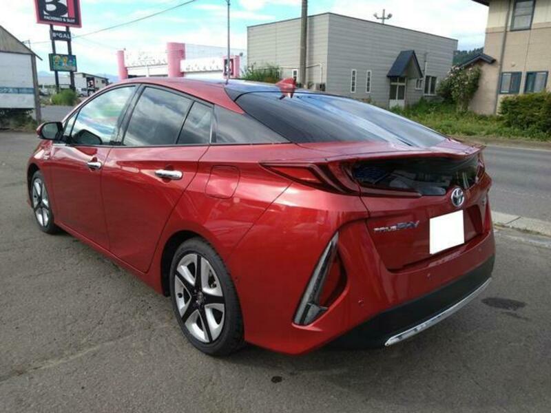 PRIUS PHV