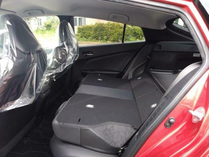 PRIUS PHV