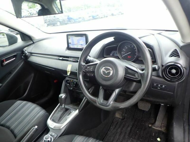 MAZDA2