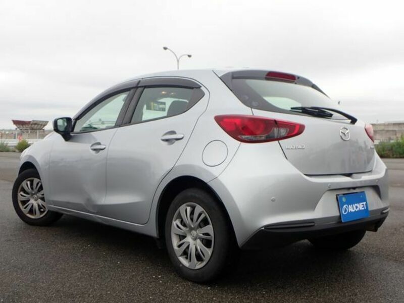MAZDA2