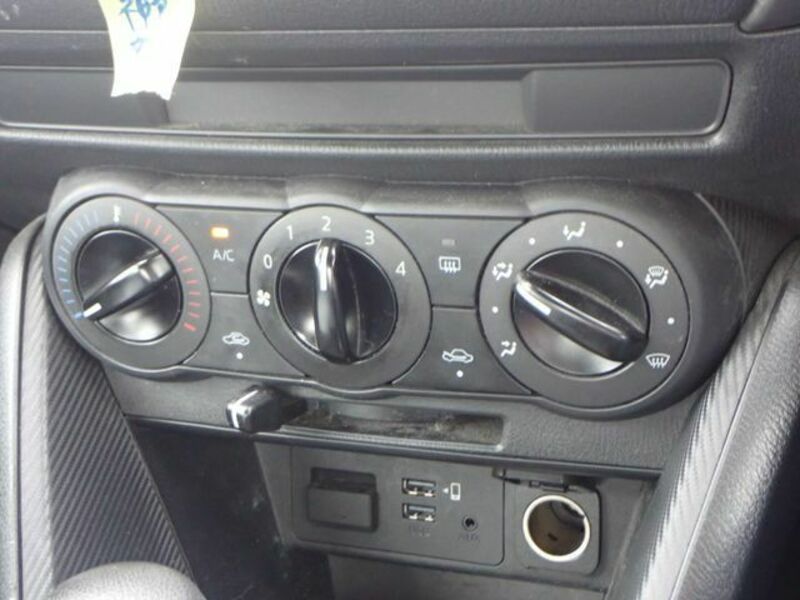 MAZDA2