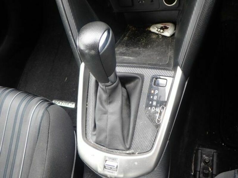MAZDA2