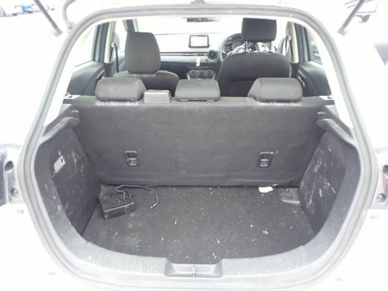 MAZDA2