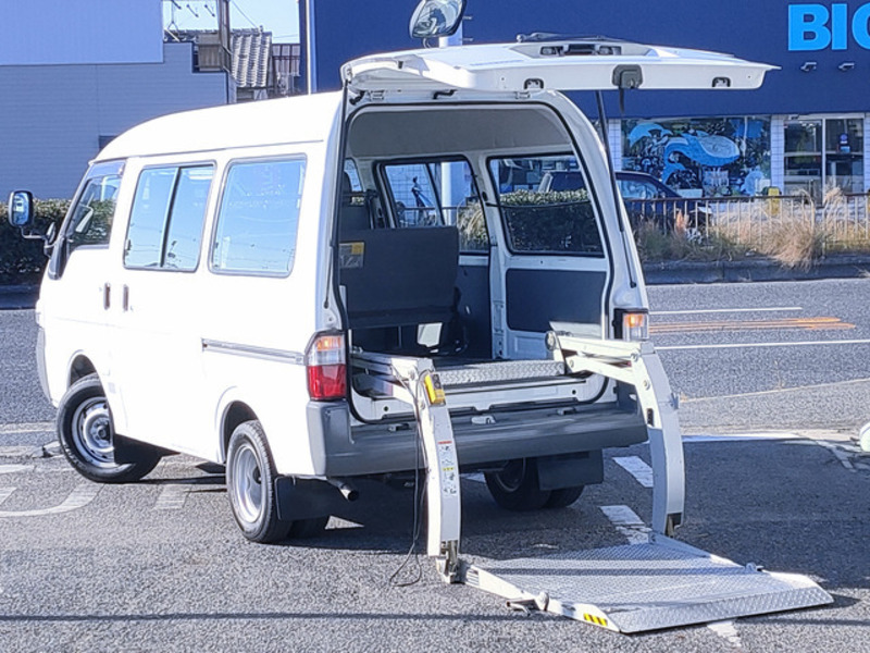 MAZDA BONGO VAN