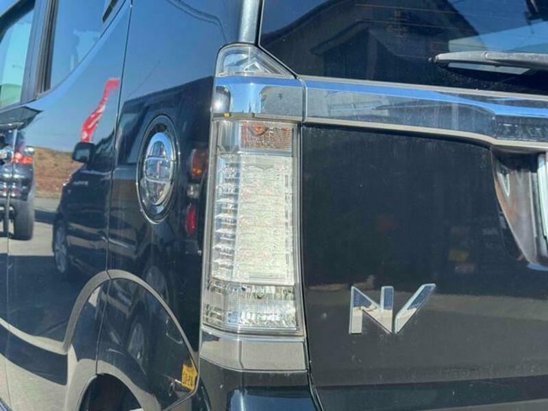 N BOX SLASH