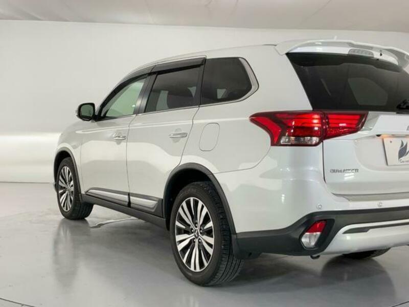 OUTLANDER