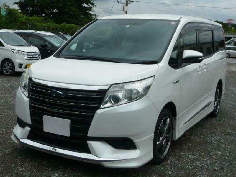 TOYOTA NOAH