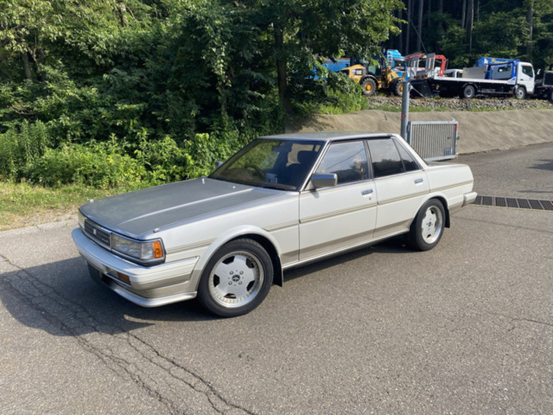 TOYOTA CRESTA