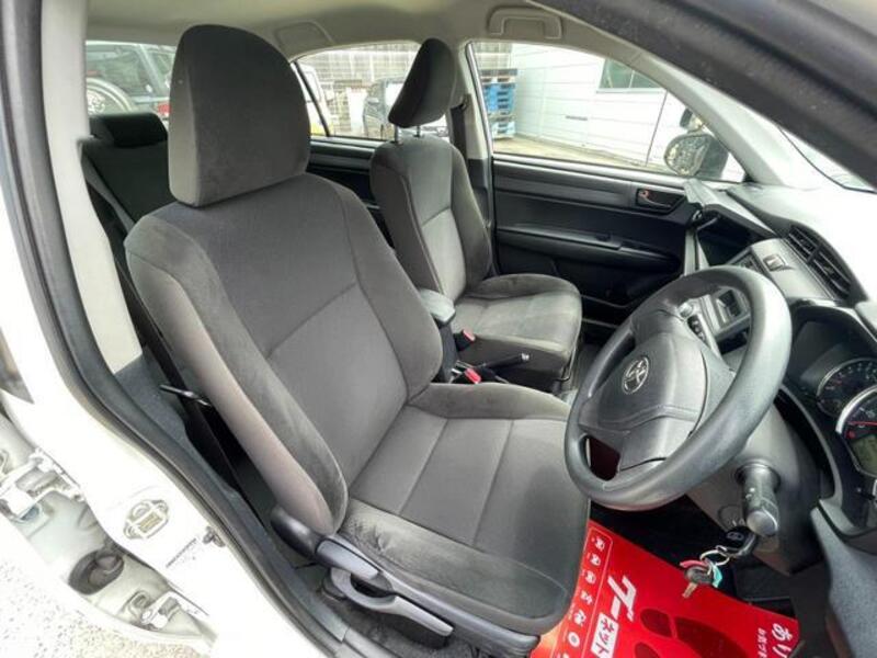 COROLLA AXIO