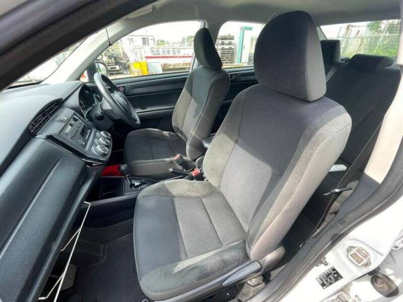 COROLLA AXIO
