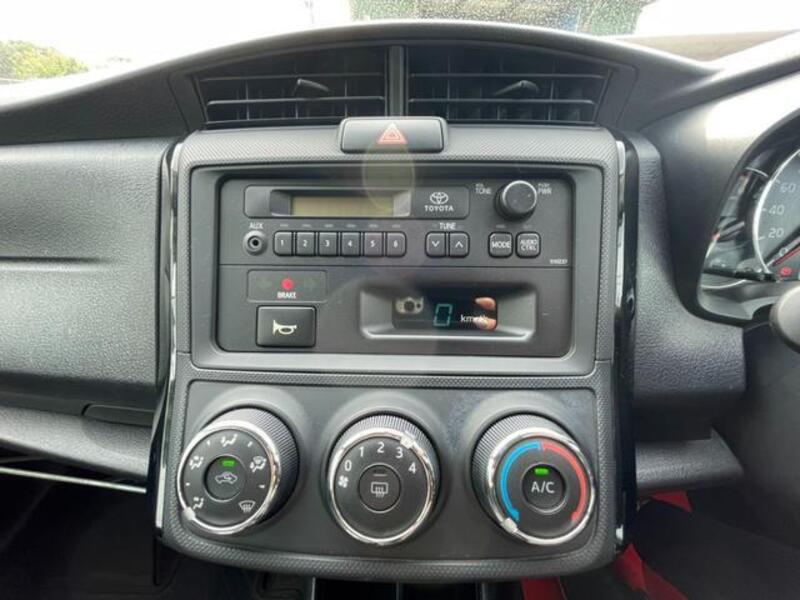 COROLLA AXIO