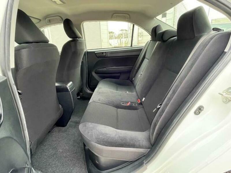 COROLLA AXIO