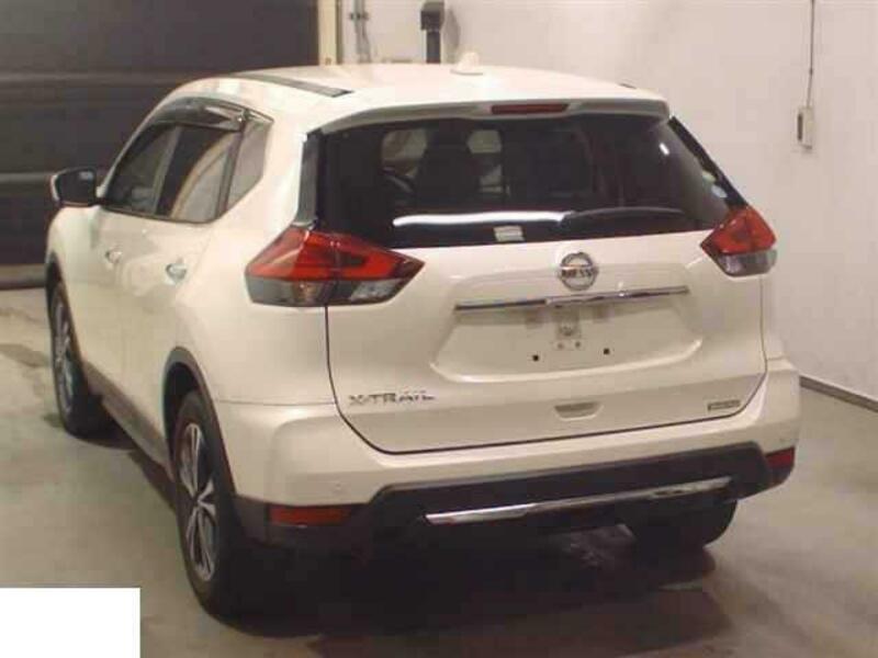 X-TRAIL