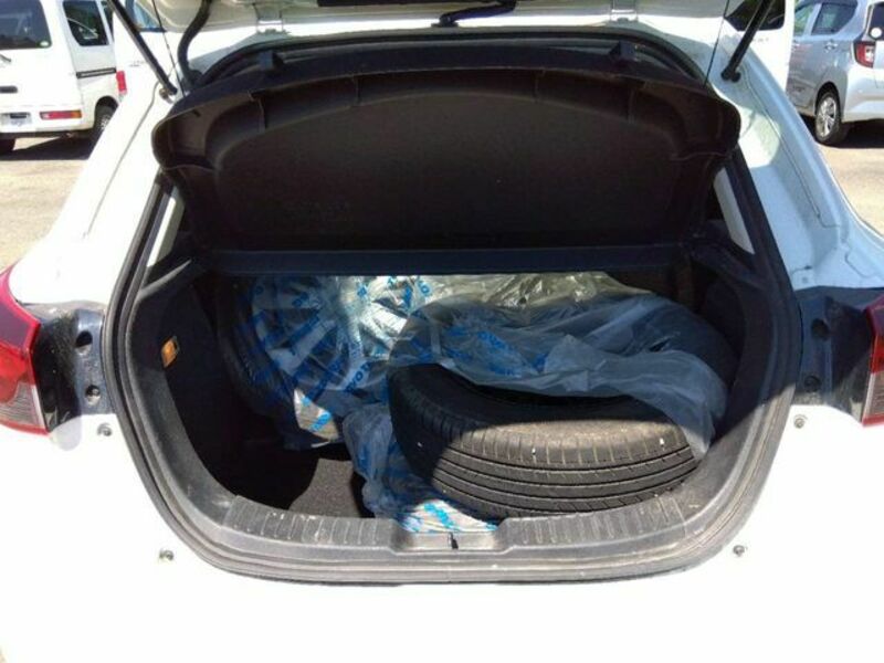MAZDA2