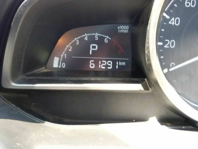 MAZDA2