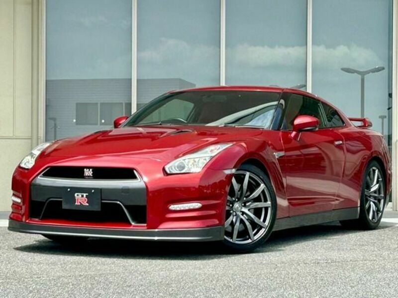 NISSAN GT-R