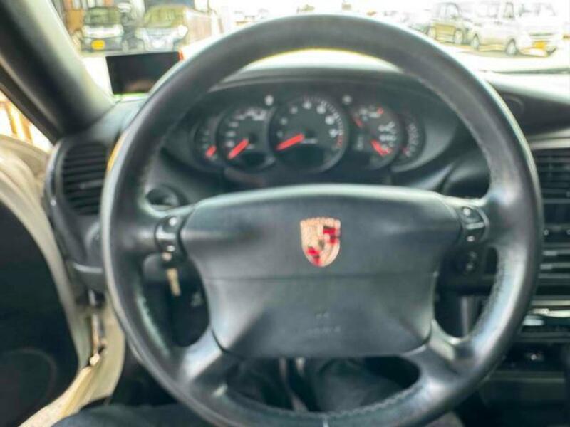 911