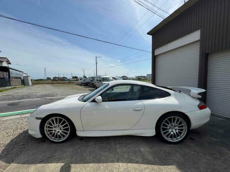 911