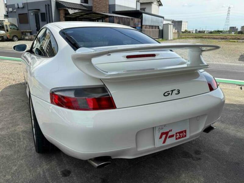 911