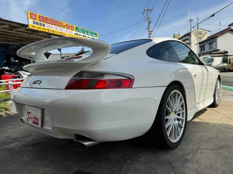 911