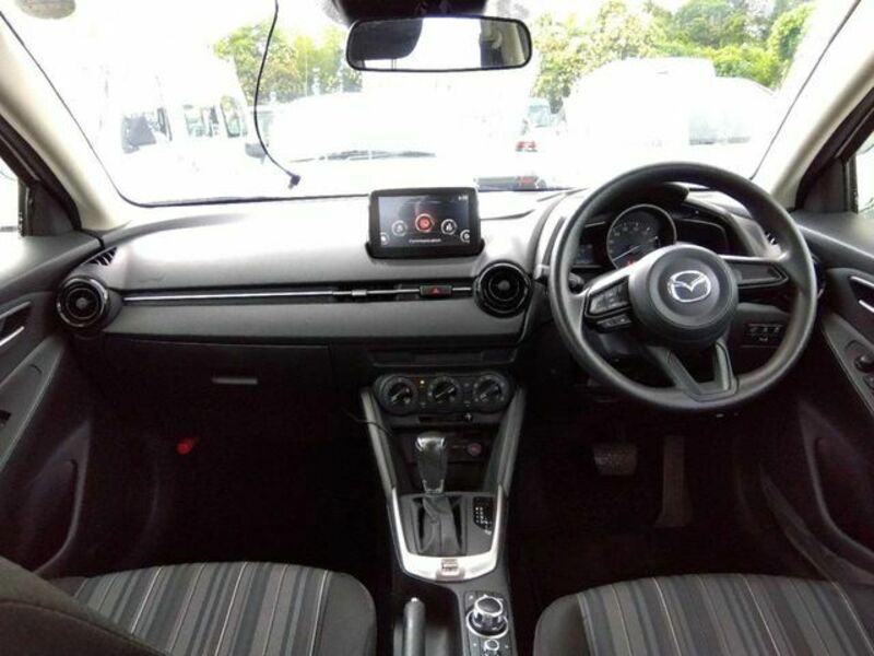 MAZDA2