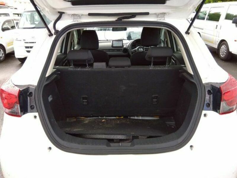 MAZDA2