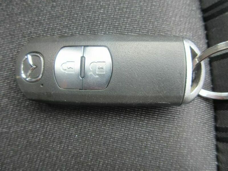 MAZDA2