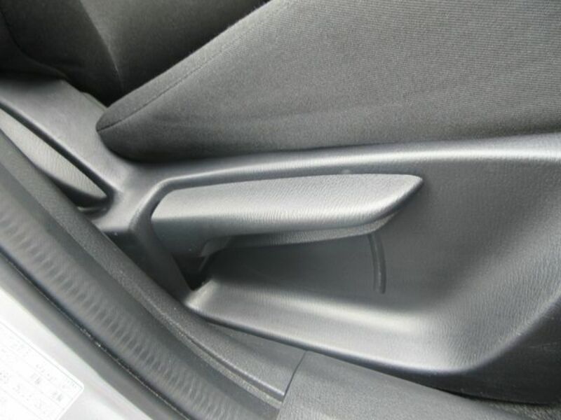 MAZDA2