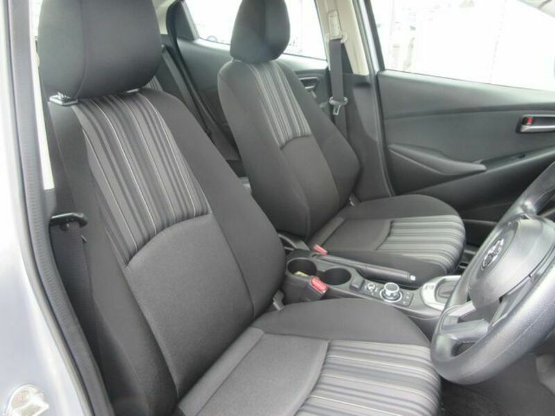 MAZDA2