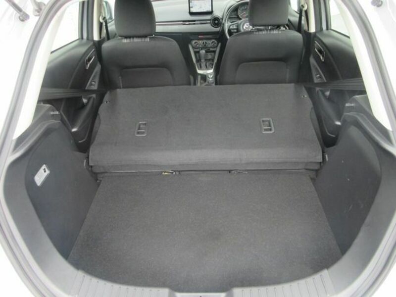 MAZDA2