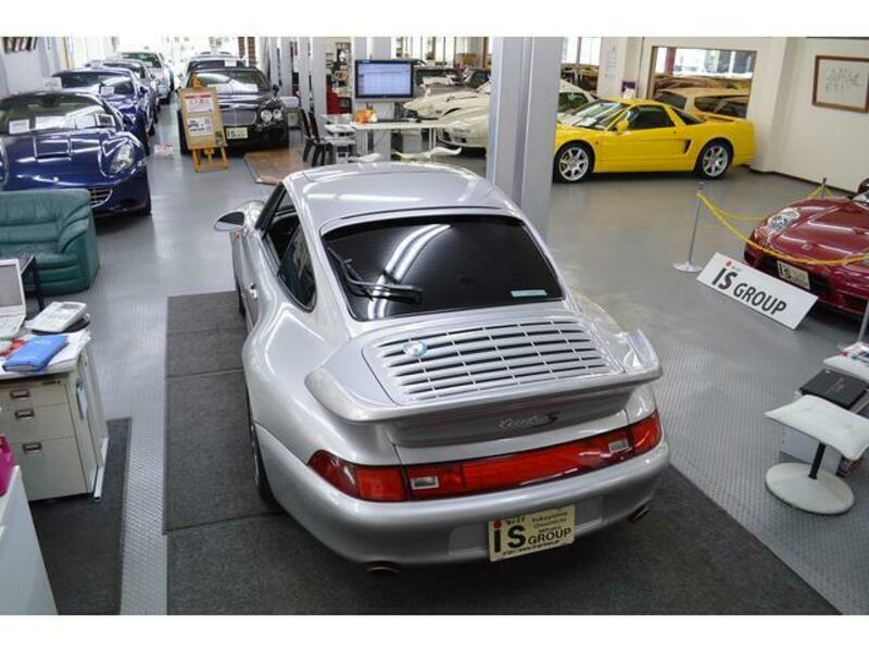 911