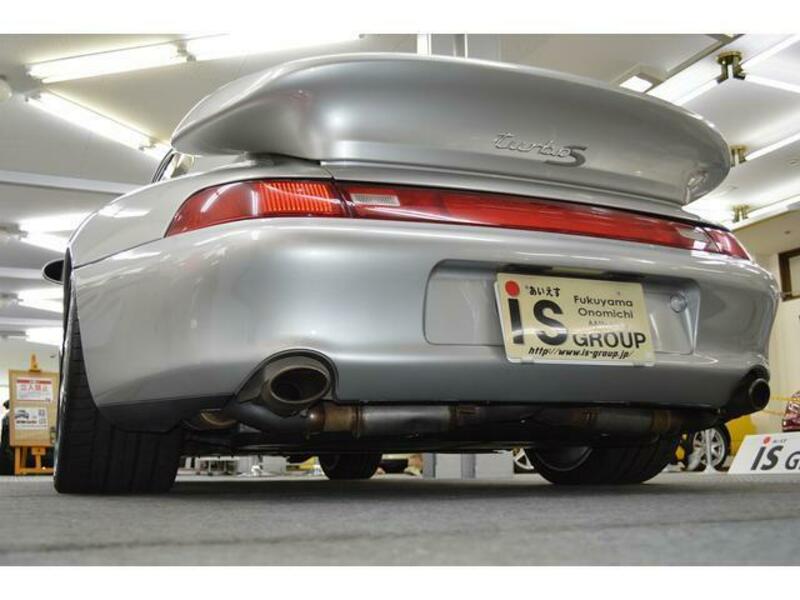 911
