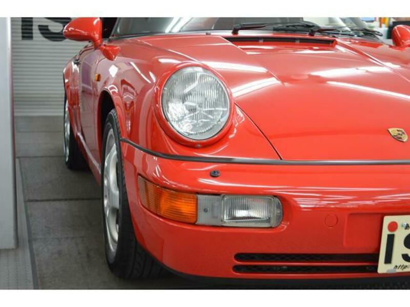 911