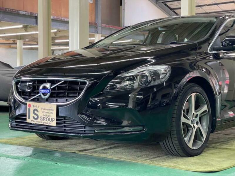 V40